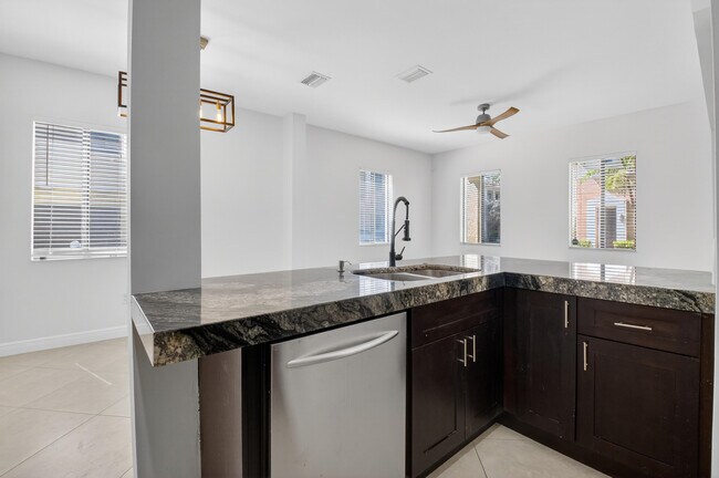 Foto del edificio - 2515 Venetian Ct