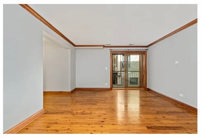 Building Photo - 512 W Barry Ave