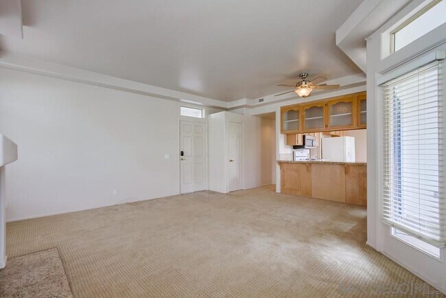 Building Photo - 2315 Rancho Del Oro Dr
