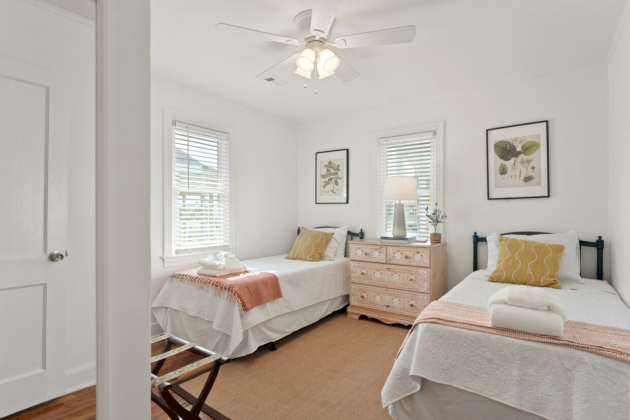Foto principal - 1071 Lockhart St