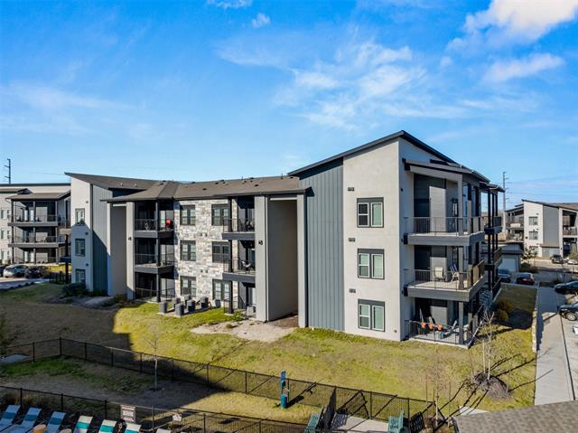 Foto del edificio - 13624 Dessau Rd