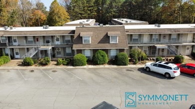 Building Photo - 757 Main St