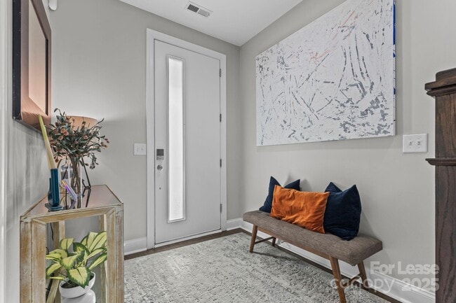 Foto del edificio - 2613 Statesville Ave