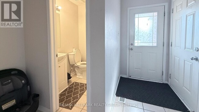 Building Photo - 261 Monaco Pl