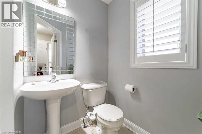 Building Photo - 560 Landgren Ct