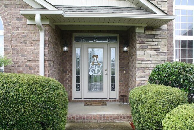 Building Photo - 136 Bucks Pocket Dr