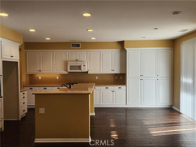 Building Photo - 35565 Stockton St