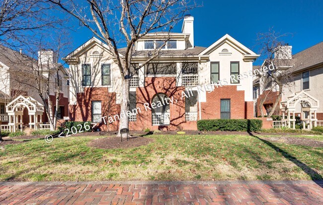 Building Photo - 937 Russell St