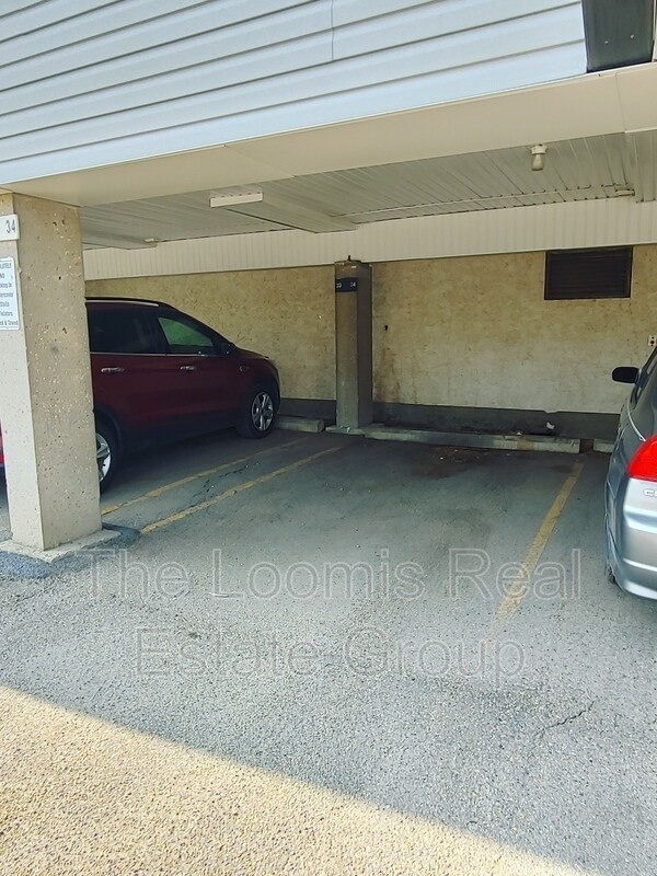 Photo du bâtiment - 9329 104 Ave NW