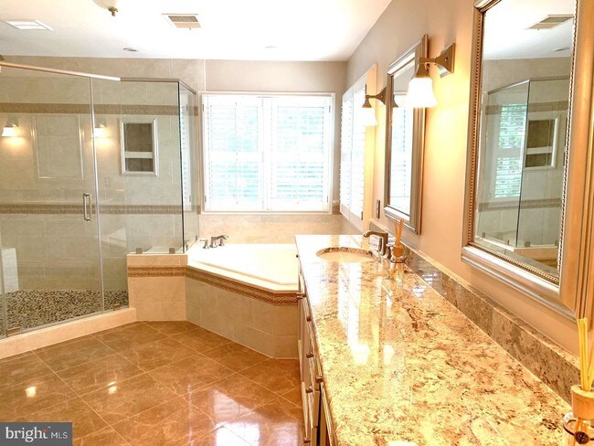 Building Photo - 22506 Forest Manor Dr