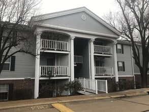 Building Photo - 1218 Creve Coeur Crossing Ln