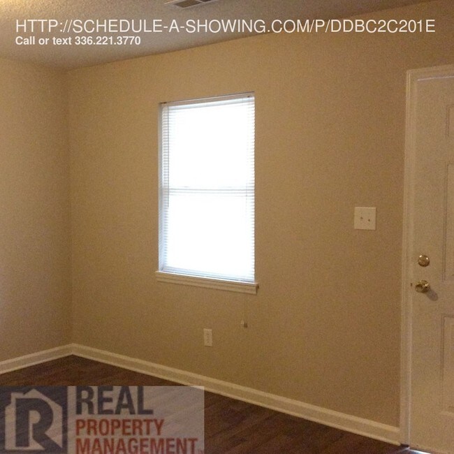 Building Photo - 1600 Oak Croft Ct