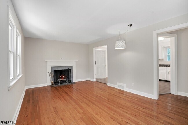 Building Photo - 51 Evergreen Rd