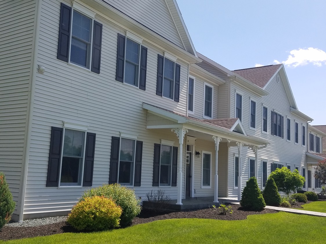 Primary Photo - 15 Averill Ave