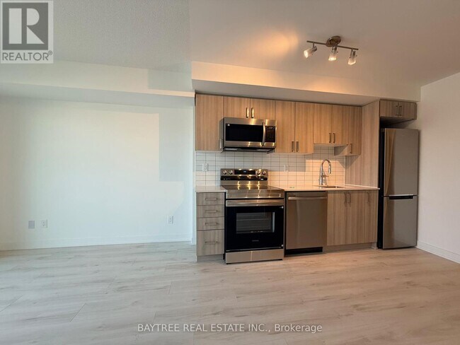 Photo du bâtiment - 1010 Sandy Beach Rd