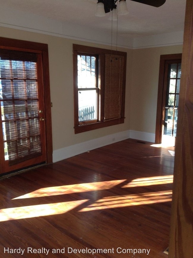Building Photo - 2 br, 1 bath House - 11 Coral Avenue