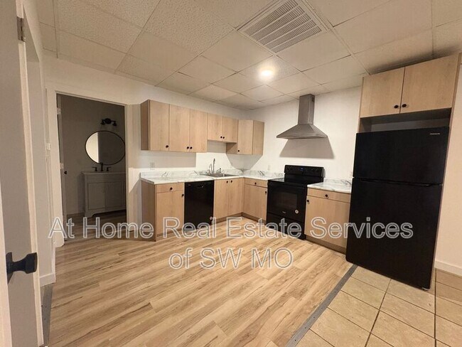 Foto del edificio - 3342 E Linwood St