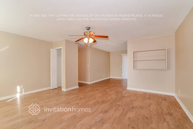 Building Photo - 990 Vincent Dr