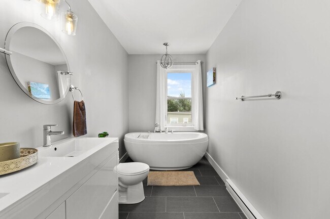 Photo du bâtiment - 52 Pennywell Rd