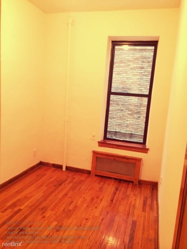 Building Photo - 205 W 85th St