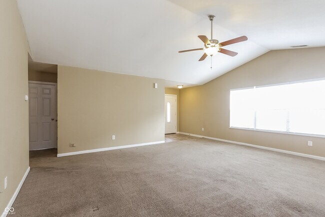 Building Photo - 2226 Leaf Dr