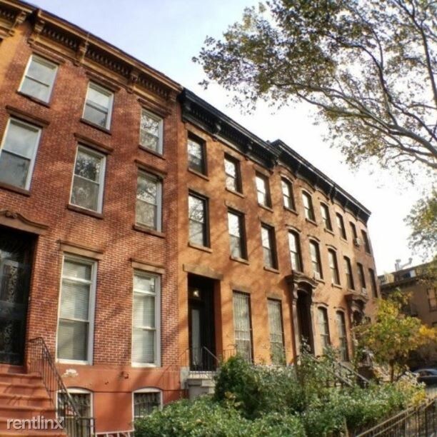 Building Photo - 357 Adelphi St