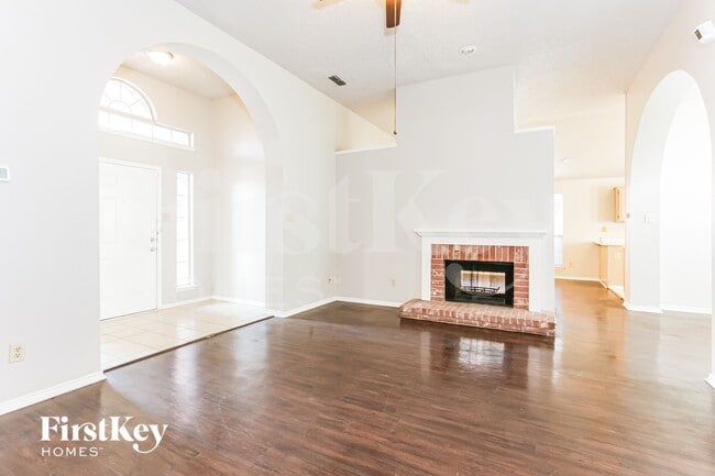 Foto del edificio - 5309 Tennis Villa Dr