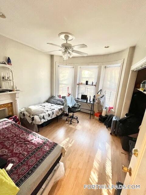 Foto principal - 129 Cedar St