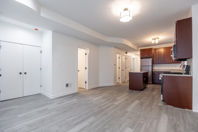 Foto del edificio - 1014 N Hamlin Ave