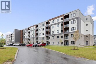 Building Photo - 2550 Sandwich W Pkwy