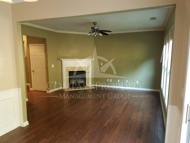 Building Photo - 742 Mountain Laurel Dr