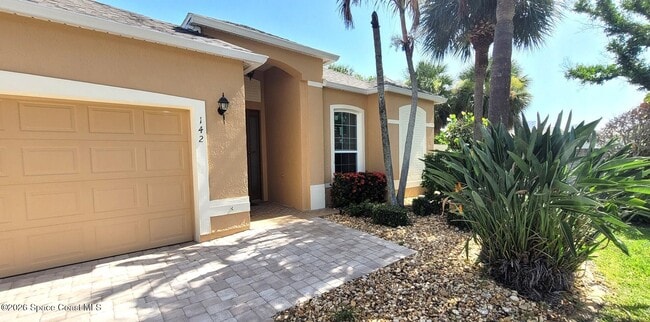 Building Photo - 142 Babylon Ln
