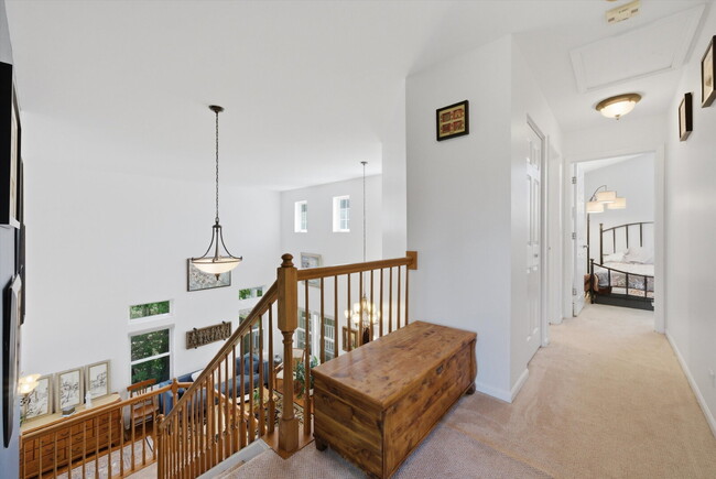 Building Photo - Stunning Mundelein Home on a Quiet Cul-de-Sac with Pond Views