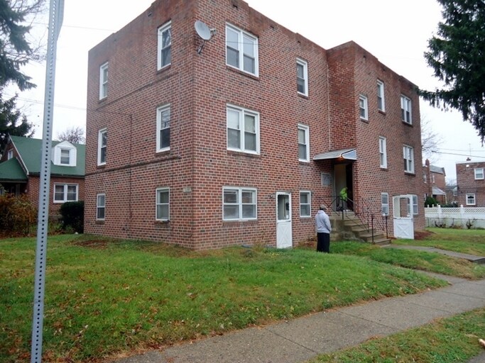 Primary Photo - 1000 E Mount Airy Ave