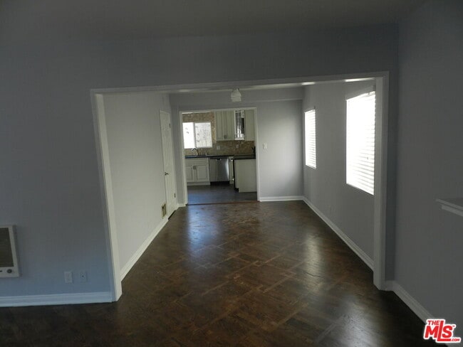 Building Photo - 2711 Arizona Ave