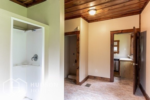Building Photo - AVAILABLE NOW! - 5315 Thomas Road, Georget...