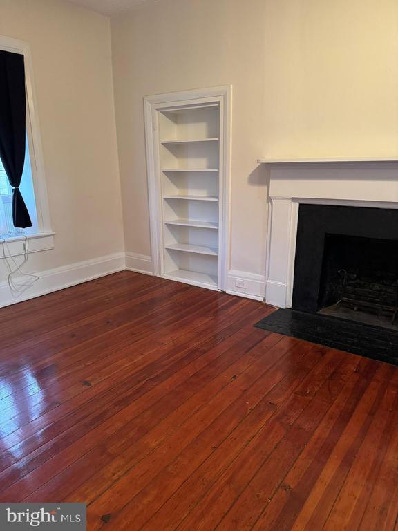 Foto del edificio - 113 E Main St