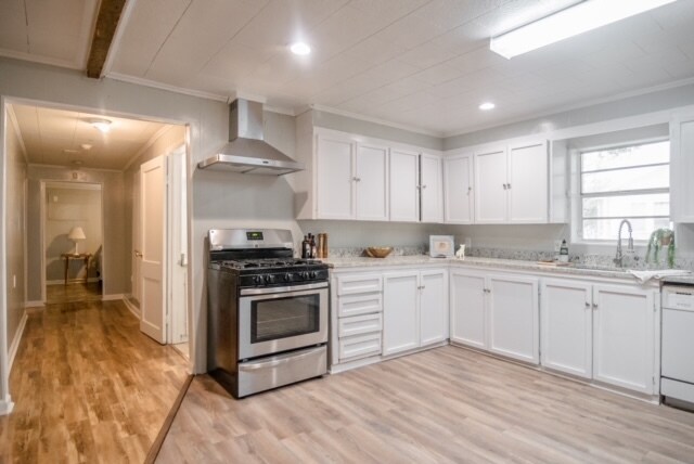 Kitchen - 812 Souvenir Gate