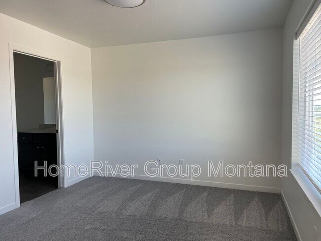 Foto del edificio - 1365 Rodgers St