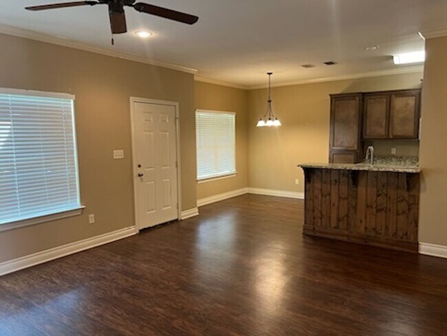 Foto del edificio - 3928 Mobley Cir