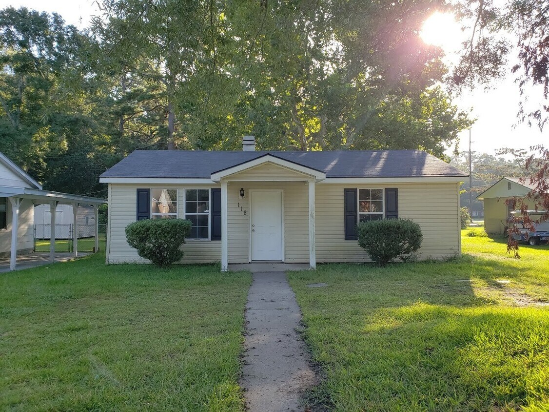 Primary Photo - 118 Phillips Ave - Port Wentworth, Ga 3140...
