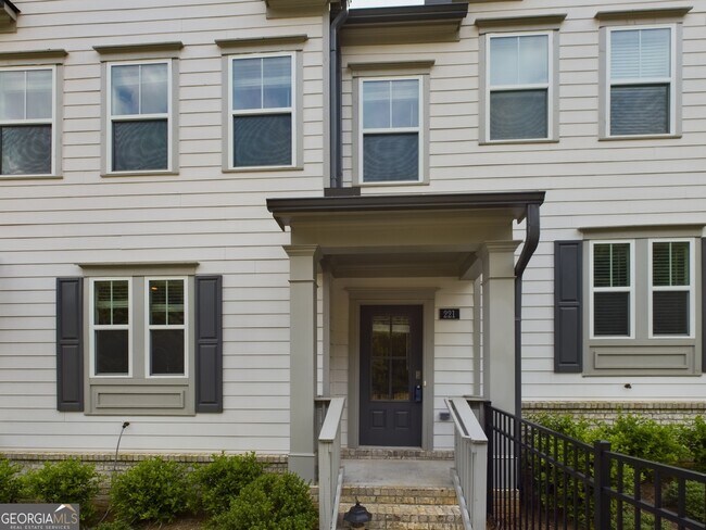Building Photo - 221 Vista Ln