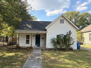 Building Photo - 208 Gray Ave