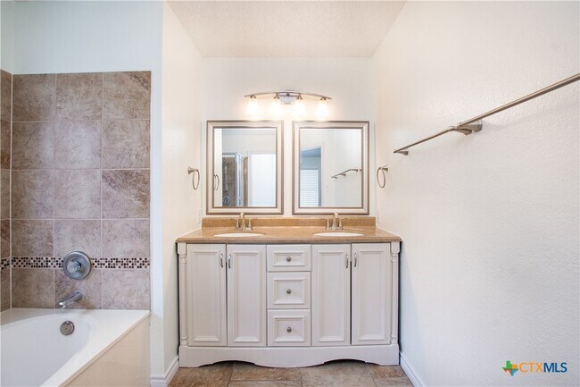 Foto del edificio - 1802 Lava Ln