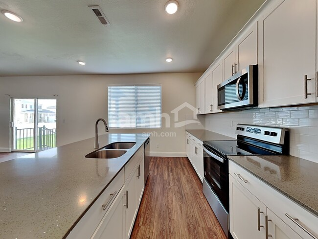 Building Photo - 2704 W 3340 S