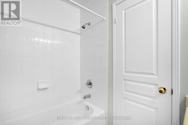 Building Photo - 496 White's Hill Ave