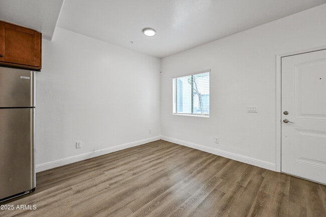 Foto del edificio - 4608 W Maryland Ave