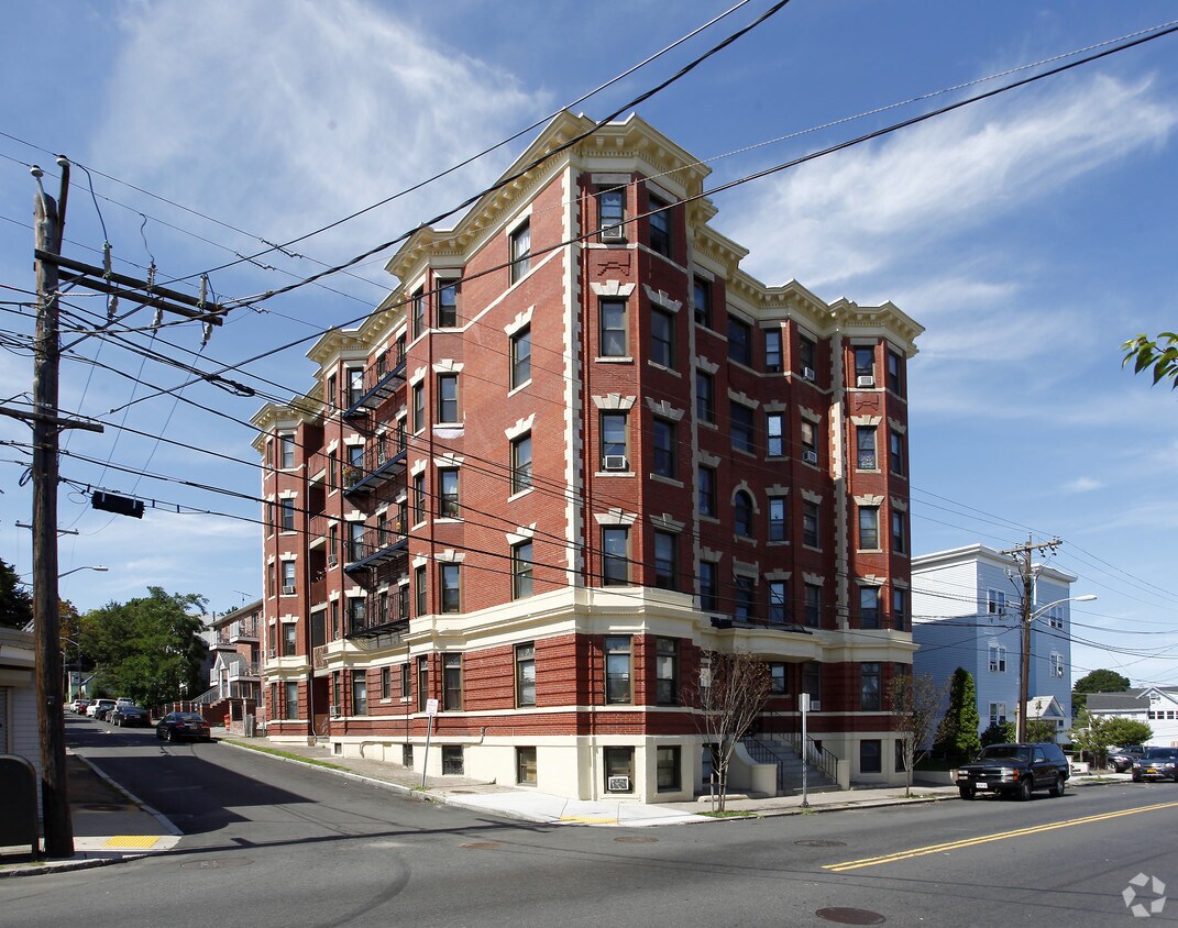 Primary Photo - 445 Essex St
