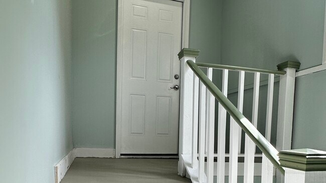 Foto del edificio - 60 Rockwell Ave