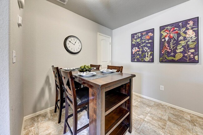 Foto del edificio - 7604 Sand Lake Heights